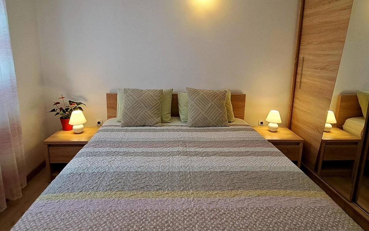 Holiday Apartman Kaštela Esterno foto