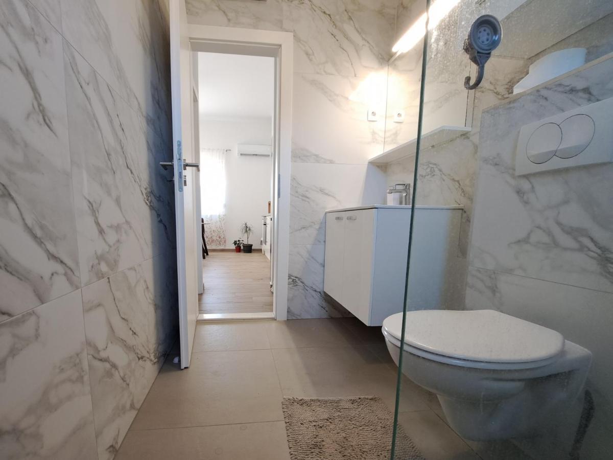 Holiday Apartman Kaštela Esterno foto