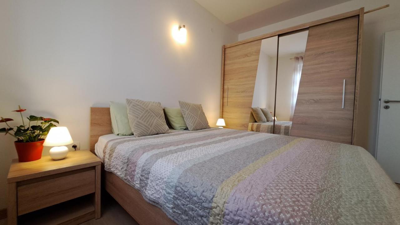Holiday Apartman Kaštela Esterno foto