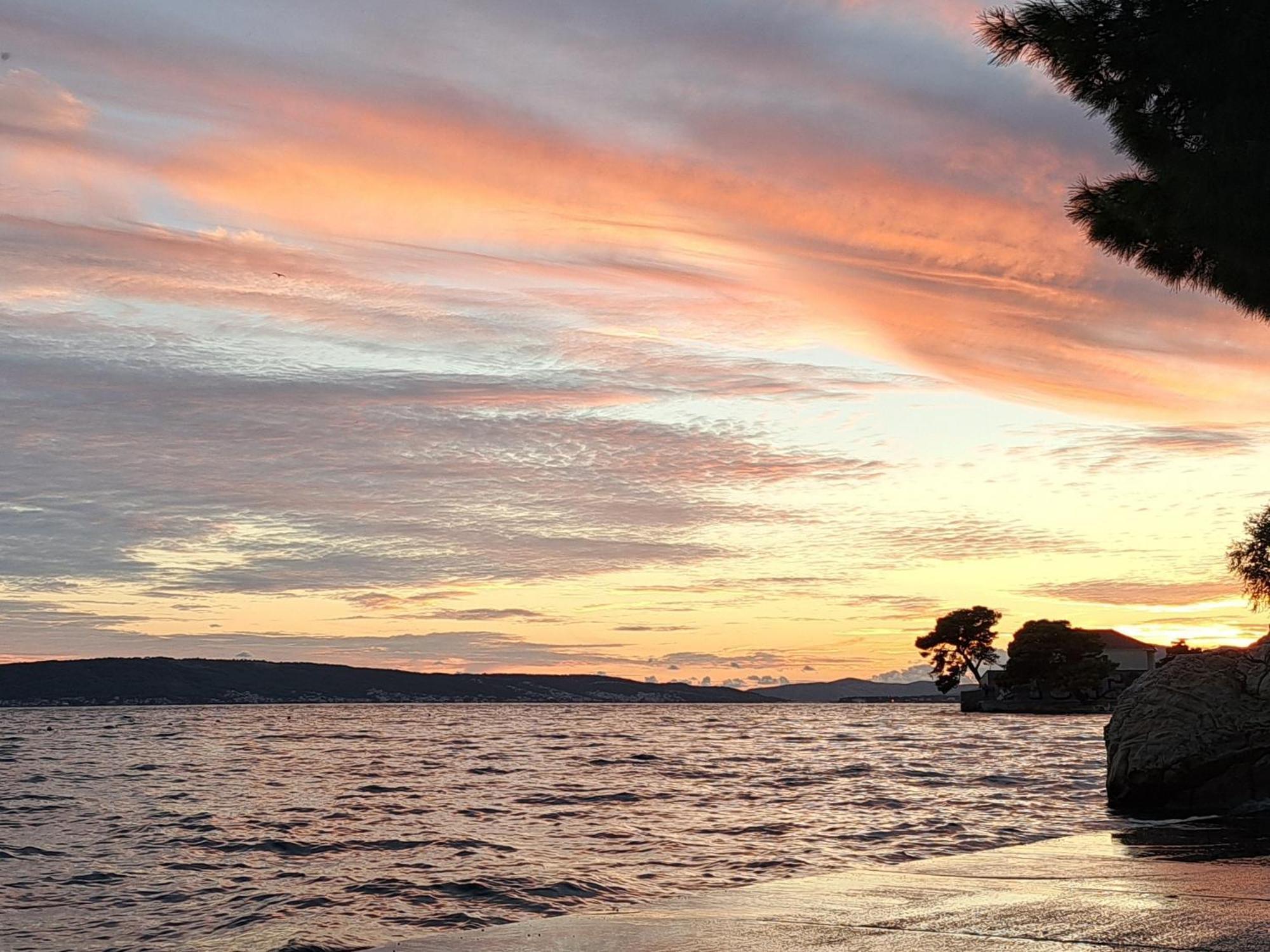 Holiday Apartman Kaštela Esterno foto